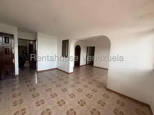 Apartamento En Venta En Los Dos Caminos En Estado Original Para Remodelar Listo Pata Habitar Mls #26-20106 Bm