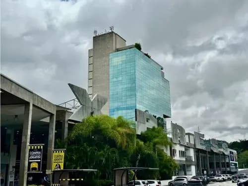 Se Vende Oficina 180m2 Macaracuay