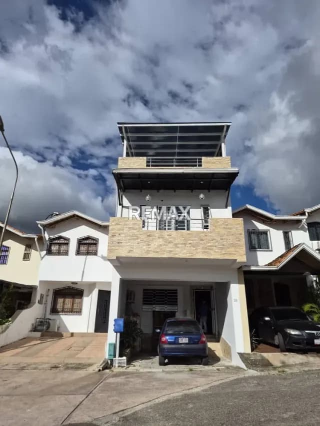 Casa. Alquiler. La Castellana