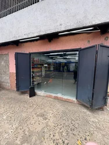Atlantis Brsca Ofrece En Venta Local Comercial De 2 Pisos En Unare 2