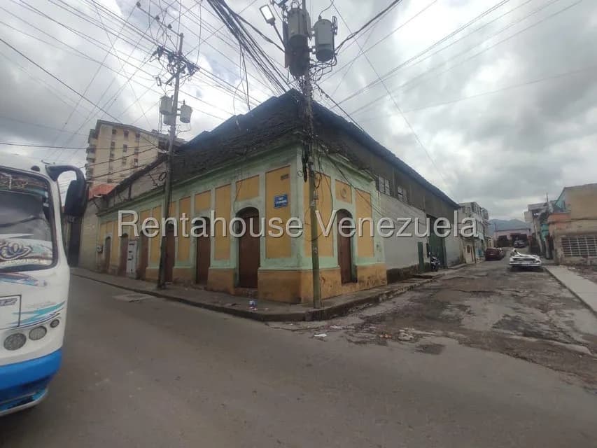 Comercial (Galpon - Deposito) en Venta en Guatire, Miranda