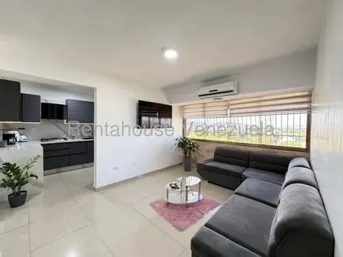Bello Apartamento En Venta, Totalmente Remodelado Y En Edificio Conservado Urb El Centro, Maracay 26-19417 Hc