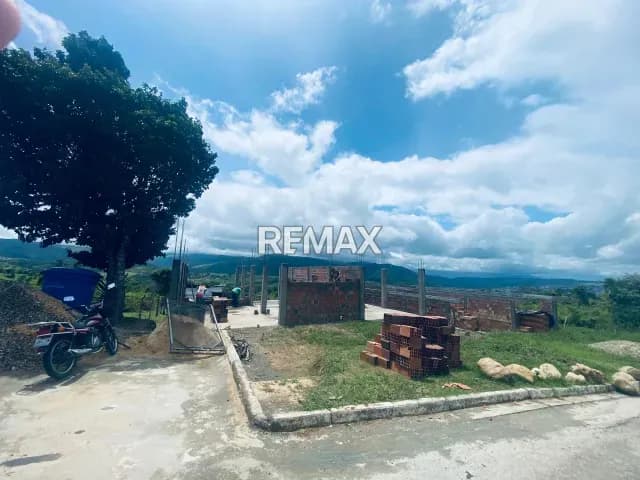 EN VENTA TERRENOS ubicados en Rubio, Estado Táchira! Excelente Oportunidad! Municipio Junin, sector La Quiracha parte Alta. DISPONIBLES 150