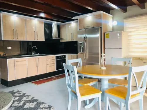 Cómoda Y Hermosa Casa Bote En Alquiler Fijo Y Vacacional