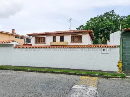 Ms 26-19378 Oportunidad!! En Venta Bellísima Casa En Calle Cerrada, En El Marqués Cerca El Colegio Bolivar Y Garibaldi. A=572 M2, 6h, 6b, 7p.