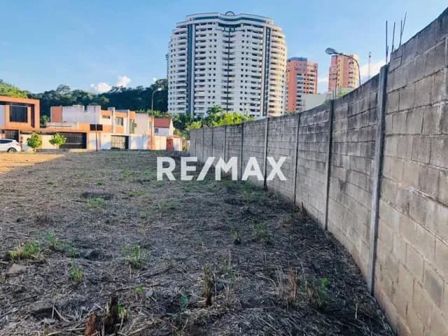 Venta de Terreno Residencial en El Bosque, Valencia 785M2