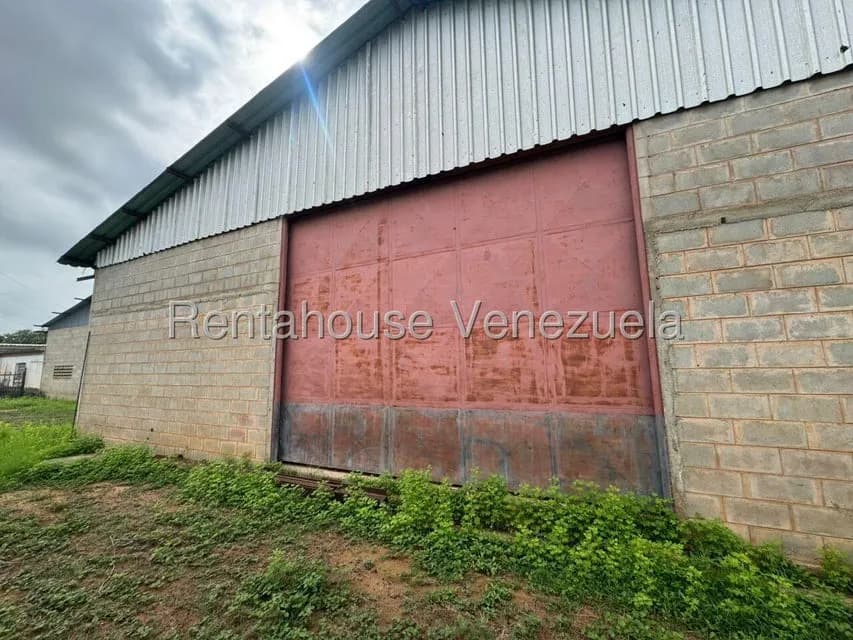 Comercial (Galpon - Deposito) en Alquiler en Barrio Libertad, Zulia