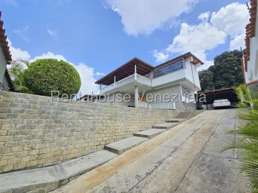 Casa (Duplex) en Venta en Cumbres de Curumo, Distrito Metropolitano
