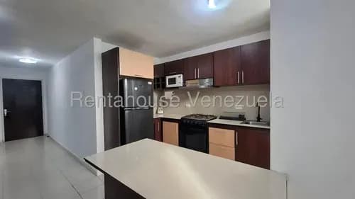 En San Diego, Urb. Los Jarales Comodo Apartamento De 2 Habitaciones, Y 2 Baños Completos, Totalmente Equipado Y Amoblado. Vigilancia 24/7,
