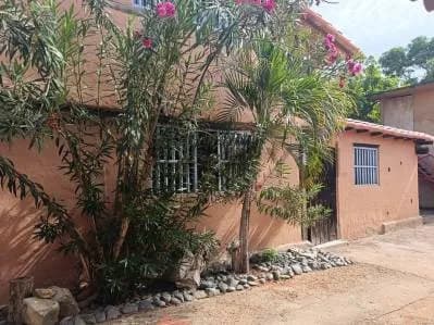 CONJUNTO RESIDENCIAL DE 3 CASAS DUPLEX CERCA A PLAYA GUACUCO
