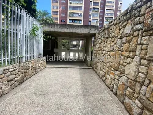 Apartamento En Venta. El Paraiso. 26-6365. Katia Rosero Montenegro