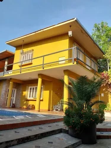 Casa De 2 Niveles Con Apartamento (anexo) En Venta San Diego, Amplios Espacios, Áreas Verdes, Piscina (mer)
