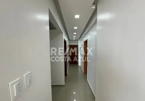 En Venta Apartamento Moderno, Ubicado En Plena Carretera Nacional Moron-coro, Con Salida A La Playa En Edificio Marian Suite.
