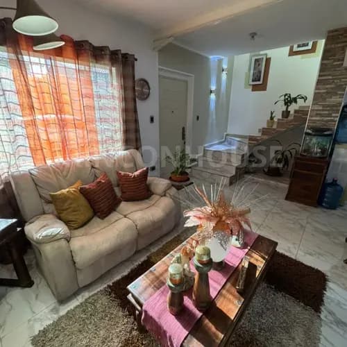 Townhouse En Venta Urb. Villa Hermosa, La Morita I