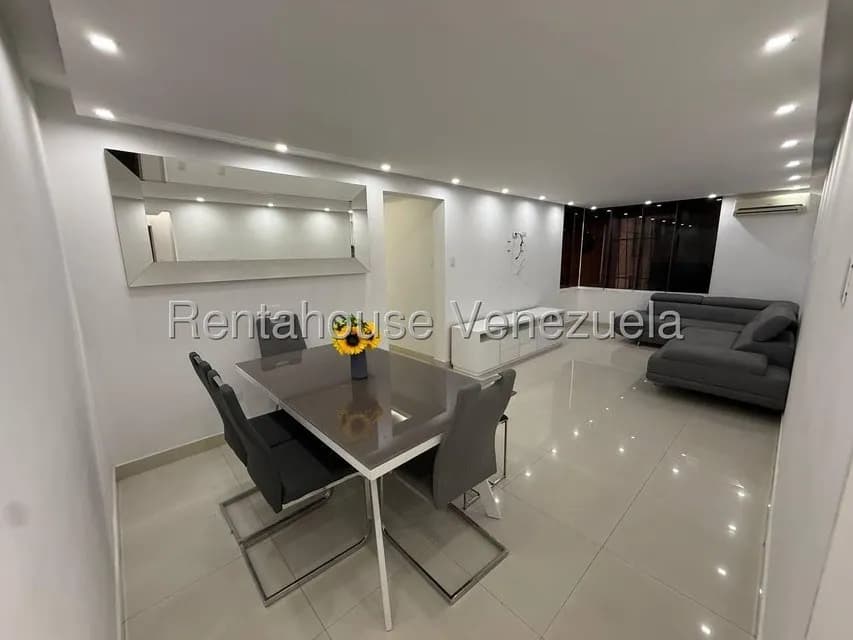 Apartamento (1 Nivel) en Alquiler en Los Samanes, Distrito Metropolitano