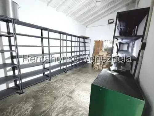 Local/terreno En Venta En Barquisimeto Crr 22 Posee 347m2 Con Todos Los Servicios Basicos Y Mucho Potencial Cod 25 14600 Comunicate Soy Gabi Irastorza