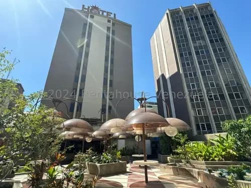 Edificio Comercial En Venta Se Encuentra En Una Ubicación Privilegiada Cerca De Una Zona Industrial Y Vías Principales En El Marques Mls #24-14014 Bm