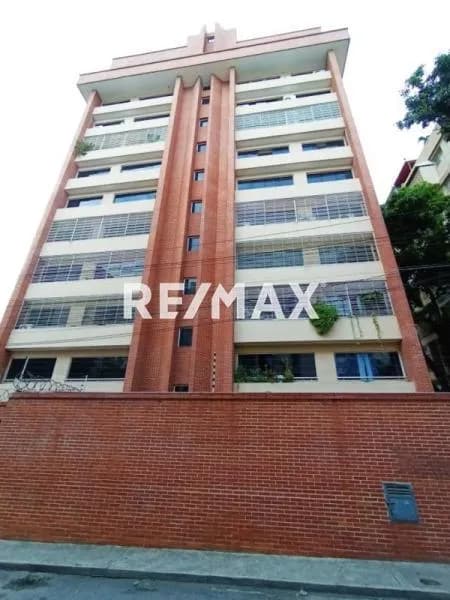 APARTAMENTO EN VENTA - URB. LA CAMPIÑA