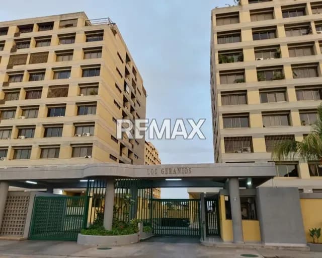 ALQUILER DE APARTAMENTO MODERNO EN CONJUNTO RESIDENCIAL LOS GERANIOS
