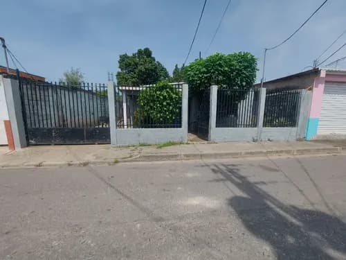 Casa En Venta Para Remodelar En Santa Rita, Aragua