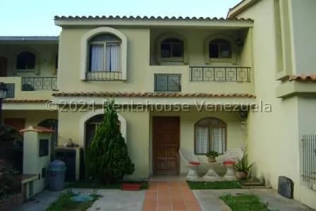 Casa (Duplex) en Alquiler en Pan de Azucar, Miranda