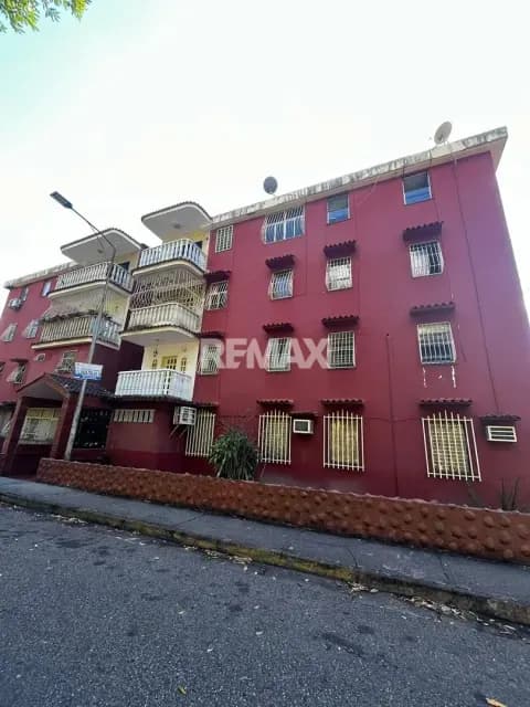 SE VENDE APARTAMENTO EN PIRINEOS 1