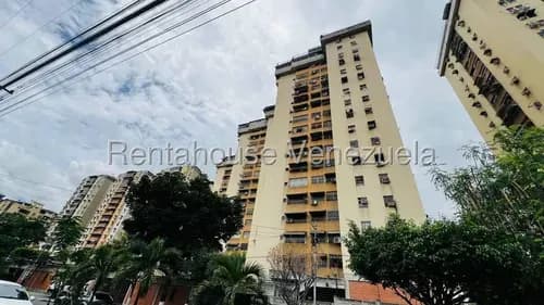 Apartamento En Venta En Urbanización El Centro Maracay, 26-21564 Df