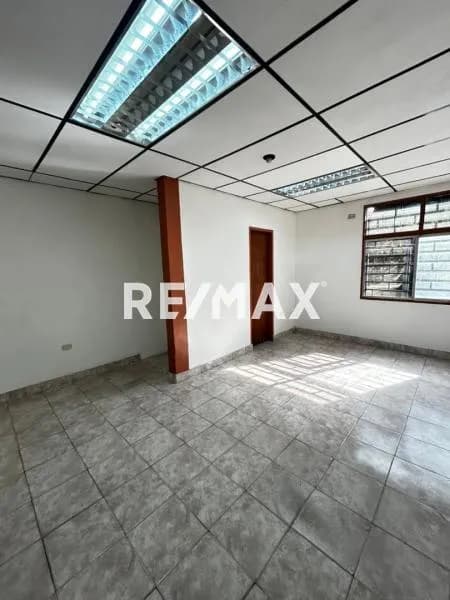 SE ALQUILA LOCAL COMERCIAL 3 EN LA GUACARA