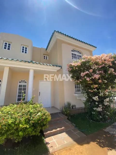 TOWNHOUSE EN ALQUILER EN OASIS COUNTRY I, AVENIDA FUERZAS ARMADAS