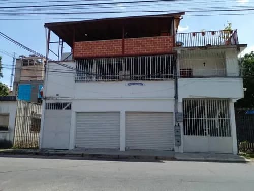 Casa Comercial En Venta En Urbanización Camoruco, Valencia. Zenaida Quintero