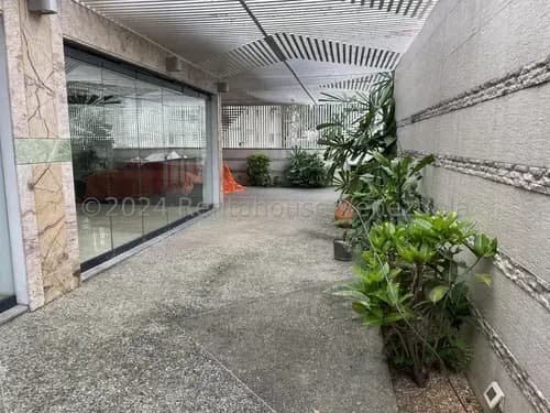 Casa En Esquina Venta Cocina Equipada Terraza Techada El Marques
