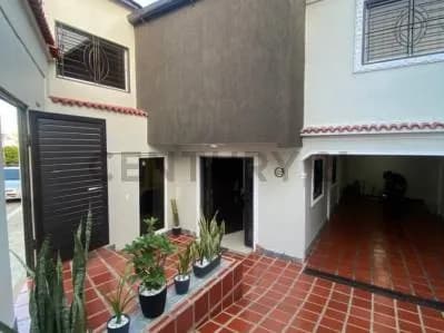 Vanguardia y Elegancia en Samanes de Betania I. DG