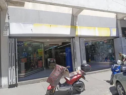 Local Comercial En Esquina Con Fondo De Comercio (ferretería)