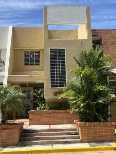 Np Venta De Casa Quinta En Altos De Guataparo C.r. Las Villas Planta 100% Código 332590
