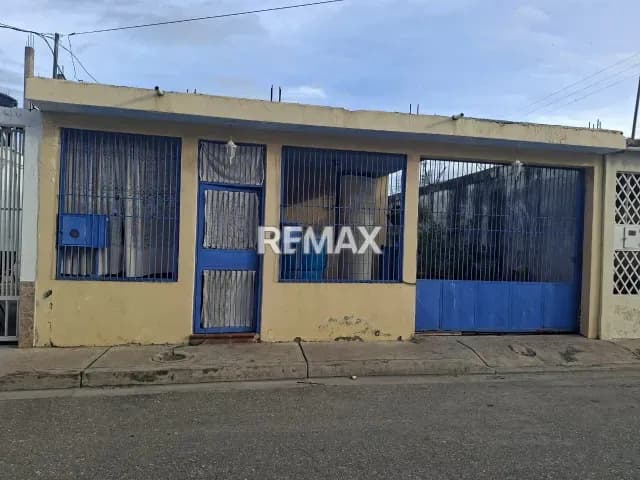 En venta casa en urbanismo privado en las margaritas, el ujano