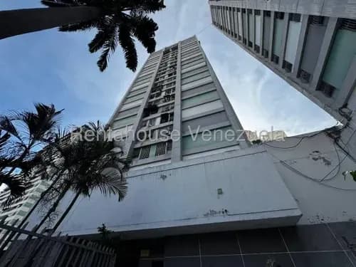 Apartamento En Venta Remodelado, Suministro De Agua Constante En San Martin 26-17349 Ljah