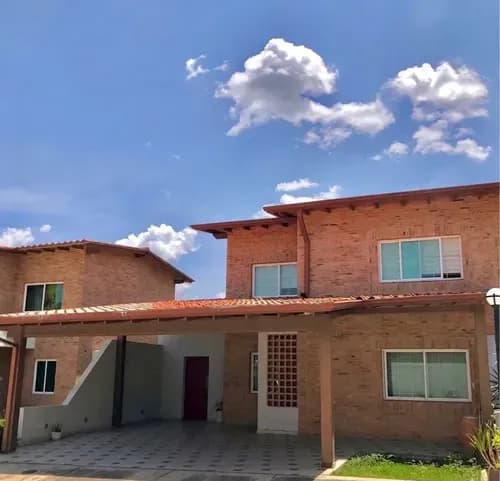 Townhouse En Venta Ubicado En Las Trinitarias- La Cumaca San Diego Mg30