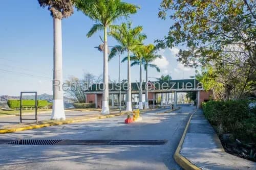 Leandro Manzano, Apartamento En Venta, Ubicado En Terrazas De Guaicoco, Av, #26-21318