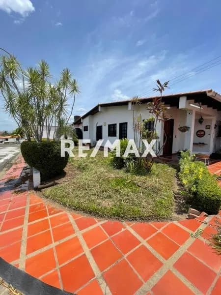 Amplia casa Conjunto La Esmeralda Villa Africana