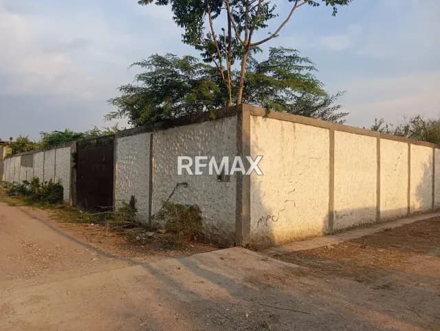 Se vende Terreno