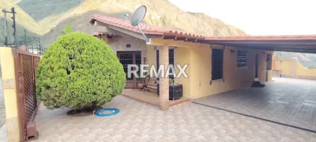 Venta de Hermosa VENTA DE CASA EN URBANIZACIÓN LOS CERRILLOS-LA PUERTA EDO. TRUJILLO
