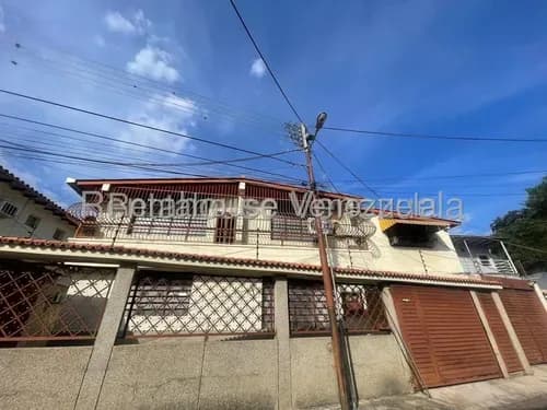 Casa Economica En Alquiler En La Cooperativa Amoblada Lista Para Habitar Calle Ciega Estacionamiento Privado Estef 26-11160