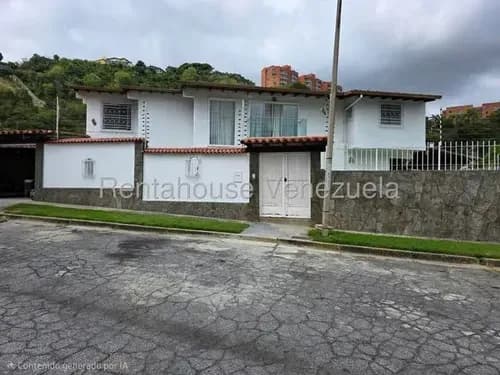 Agp Casa En Venta En Macaracuay, Remodelada, Calle Privada 26-10741 Ys