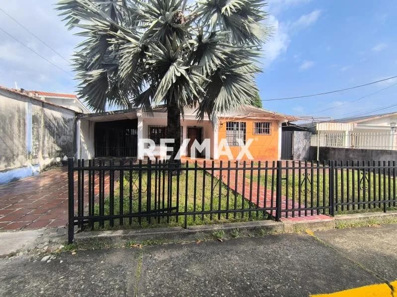 En Venta Casa Semi-amoblada ubicada en Guanare, Carrera 15 entre Calles 14 y 15, Guanare, Portuguesa, Venezuela