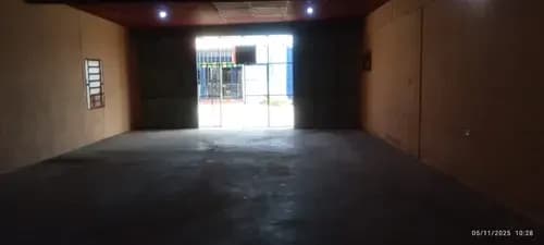 Alquiler De Local Comercial Mercado De Los Guajiro. Media Cuadra Centro Comercial Guajiro Center.