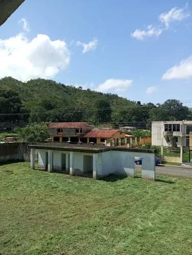 Yr Terreno 2321,75 M2 Con Construcción 852,72 Villas De San Diego
