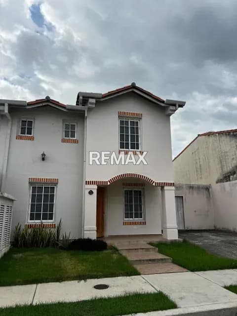 En Alquiler TownHouse Urb. Llano Alto