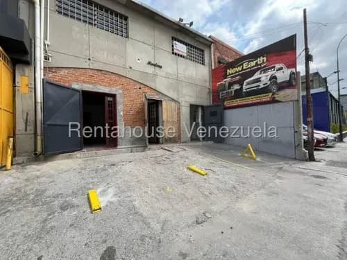 Bello Local En Alquiler A Pie De Calle Ubicado En Chacao, Con Practica Ubicación En Zona De Fácil Acceso Esta Completamente Desocupado Mls #26-21067