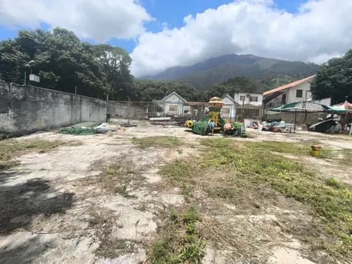 Los Chorros Vendo Terreno 2500m2 Sobre Vía Principal (vhmogo)