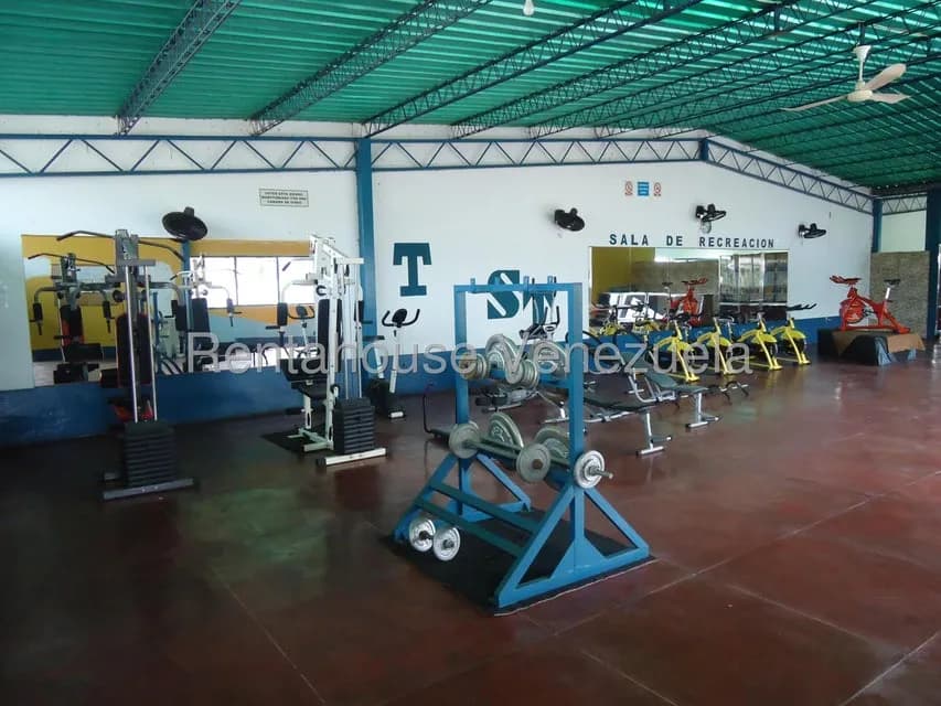 Comercial (Local Comercial) en Venta en Santa Teresa del Tuy, Miranda